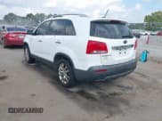 ✅ 2011 Kia Sorento EX • VIN: 5XYKU4A29BG033970 • Lot: 43301854. Wystawiony na IAAI z przebiegiem 190 820 mil. Bezpłatny archiwum sprzedaży aukcyjnych z USA i szczegółowy raport historii pojazdu na DreamBid. Zdjęcie 3.