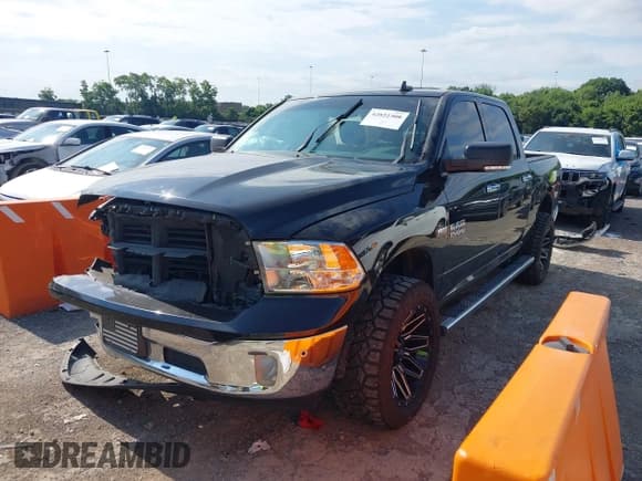 ✅ 2018 Ram 1500 Big Horn • VIN: 3C6RR7LT8JG130740 • Lot: 42822308. Wystawiony na IAAI z przebiegiem 103 758 mil. Bezpłatny archiwum sprzedaży aukcyjnych z USA i szczegółowy raport historii pojazdu na DreamBid. Zdjęcie 2.