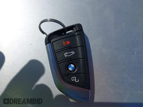 ✅ 2023 BMW M4 Competition xDrive • VIN: WBS33BA01PCM29504 • Lot: 41914359. Listed on IAAI with 17,618 mi. Free auction sales archive from the USA and detailed vehicle history report at DreamBid. Image 11.