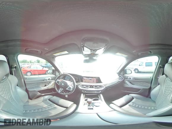 ✅ 2022 BMW X5 M • VIN: 5YMJU0C01N9M60668 • Lot: 64437665. Wystawiony na Copart z przebiegiem 18 236 mil. Bezpłatny archiwum sprzedaży aukcyjnych z USA i szczegółowy raport historii pojazdu na DreamBid. Zdjęcie 15.