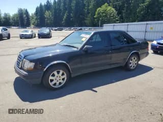 ✅ 1989 Mercedes-Benz 260 • VIN: WDBEA26D4KA881502 • Лот: 63270585. Опубликован ранее на Copart с пробегом 236 998 миль. Бесплатный доступ к архиву аукционных продаж из США и подробный отчёт об истории автомобиля на DreamBid. Изображение 1.