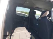 ✅ 2023 Chevrolet Silverado 1500 Custom • VIN: 1GCPABEK1PZ270250 • Lot: 42148020. Wystawiony na IAAI z przebiegiem 14 978 mil. Bezpłatny archiwum sprzedaży aukcyjnych z USA i szczegółowy raport historii pojazdu na DreamBid. Zdjęcie 8.