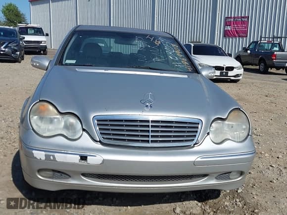 ✅ 2001 Mercedes-Benz C 230/260/280/320 • VIN: WDBRF61J71F080734 • Lot: 41869908. Wystawiony na IAAI z przebiegiem 274 574 mil. Bezpłatny archiwum sprzedaży aukcyjnych z USA i szczegółowy raport historii pojazdu na DreamBid. Zdjęcie 6.