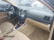 ✅ 2009 Volkswagen Jetta SE • VIN: 3VWRM71KX9M162651 • Lot: 43700938. Wystawiony na IAAI z przebiegiem 103 862 mil. Bezpłatny archiwum sprzedaży aukcyjnych z USA i szczegółowy raport historii pojazdu na DreamBid. Zdjęcie 5.