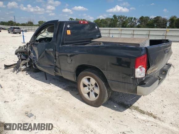 ✅ 2003 Dodge 1500 ST • VIN: 1D7HA16D63J573148 • Лот: 71168264. Опубликован ранее на Copart с пробегом Не указан. Бесплатный доступ к архиву аукционных продаж из США и подробный отчёт об истории автомобиля на DreamBid. Изображение 2.