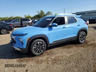 ✅ 2024 Chevrolet TrailBlazer LT • VIN: KL79MPSL9RB086340 • Лот: 86693595. Опубликован ранее на Copart с пробегом 7 293 миль. Бесплатный доступ к архиву аукционных продаж из США и подробный отчёт об истории автомобиля на DreamBid. Изображение 1.