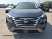 ✅ 2025 Nissan Rogue SL • VIN: JN8BT3CA6SW000109 • Лот: 67507145. Опубликован ранее на Copart с пробегом 12 029 миль. Бесплатный доступ к архиву аукционных продаж из США и подробный отчёт об истории автомобиля на DreamBid. Изображение 5.