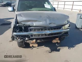 ✅ 2002 Chevrolet Silverado 1500 LS • VIN: 2GCEC19T121370073 • Lot: 43458181. Wystawiony na IAAI z przebiegiem 384 494 mil. Bezpłatny archiwum sprzedaży aukcyjnych z USA i szczegółowy raport historii pojazdu na DreamBid. Zdjęcie 6.