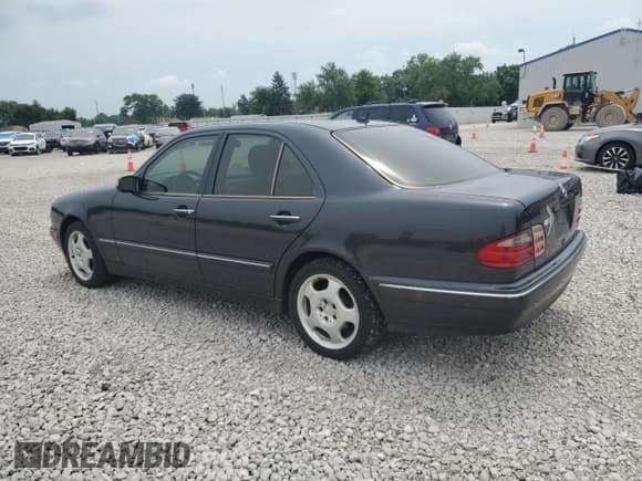 ✅ 2001 Mercedes-Benz E 320 • VIN: WDBJF70JX1B351944 • Lot: 63948705. Listed on Copart with 141,504 mi. Free auction sales archive from the USA and detailed vehicle history report at DreamBid. Image 2.