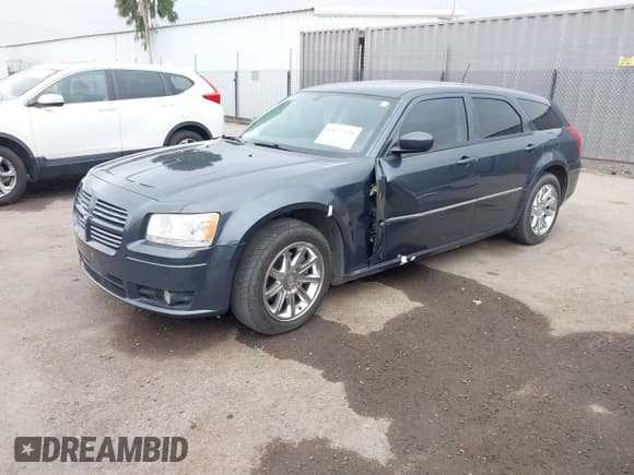 ✅ 2008 Dodge Magnum SXT • VIN: 2D4FV37V28H225805 • Lot: 43677320. Listed on IAAI with 228,019 mi. Free auction sales archive from the USA and detailed vehicle history report at DreamBid. Image 2.
