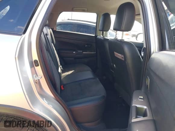 2018 Mitsubishi Outlander SE с VIN JA4AR3AW1JU005095, выставлен на аукционе IAAI как лот 41834921 с пробегом 127 137 миль миль и . История ставок и продаж доступна на DreamBid. Изображение 8.