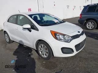 ✅ 2012 Kia Rio LX • VIN: KNADM5A3XC6066436 • Lot: 43759451. Wystawiony na IAAI z przebiegiem 102 940 mil. Bezpłatny archiwum sprzedaży aukcyjnych z USA i szczegółowy raport historii pojazdu na DreamBid. Zdjęcie 1.