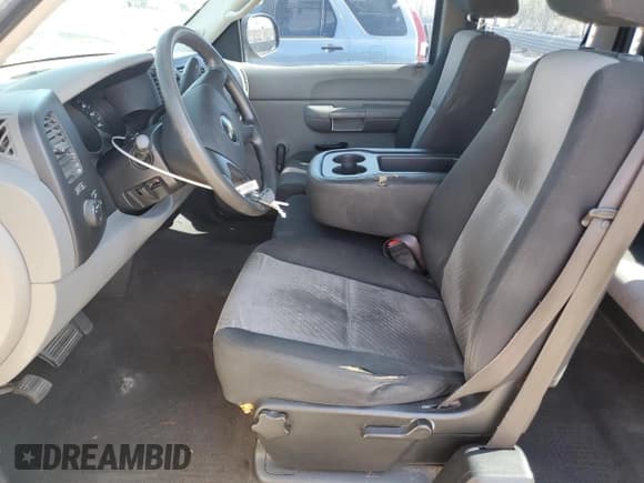 ✅ 2009 Chevrolet Silverado 1500 Work Truck • VIN: 1GCEC19C59Z155491 • Lot: 81973825. Wystawiony na Copart z przebiegiem 176 198 mil. Bezpłatny archiwum sprzedaży aukcyjnych z USA i szczegółowy raport historii pojazdu na DreamBid. Zdjęcie 7.