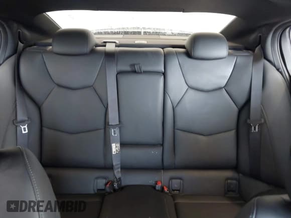 ✅ 2022 Cadillac CT5 Luxury • VIN: 1G6DX5RK0N0135813 • Lot: 41983083. Wystawiony na IAAI z przebiegiem 59 210 mil. Bezpłatny archiwum sprzedaży aukcyjnych z USA i szczegółowy raport historii pojazdu na DreamBid. Zdjęcie 8.