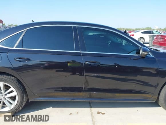 ✅ 2020 Volkswagen Passat SE • VIN: 1VWSA7A32LC016305 • Lot: 43135920. Listed on IAAI with 107,188 mi. Free auction sales archive from the USA and detailed vehicle history report at DreamBid. Image 13.