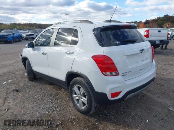 ✅ 2020 Chevrolet Trax LT • VIN: KL7CJPSB5LB000700 • Lot: 43531707. Wystawiony na IAAI z przebiegiem 28 920 mil. Bezpłatny archiwum sprzedaży aukcyjnych z USA i szczegółowy raport historii pojazdu na DreamBid. Zdjęcie 3.