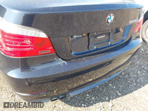 ✅ 2010 BMW 5 Series 528i xDrive • VIN: WBANV1C51ABZ45420 • Lot: 42866623. Listed on IAAI with Not provided. Free auction sales archive from the USA and detailed vehicle history report at DreamBid. Image 7.