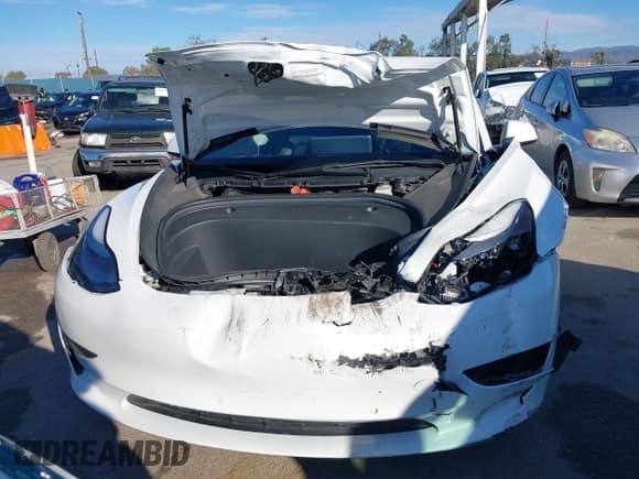 ✅ 2022 Tesla Model 3 Long Range • VIN: 5YJ3E1EB6NF125799 • Lot: 43739685. Wystawiony na IAAI z przebiegiem 54 400 mil. Bezpłatny archiwum sprzedaży aukcyjnych z USA i szczegółowy raport historii pojazdu na DreamBid. Zdjęcie 12.