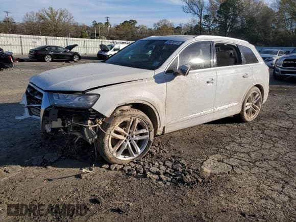 ✅ 2018 Audi Q7 Prestige • VIN: WA1VAAF73JD023063 • Лот: 49678315. Опубликован ранее на Copart с пробегом 93 334 миль. Бесплатный доступ к архиву аукционных продаж из США и подробный отчёт об истории автомобиля на DreamBid. Изображение 1.