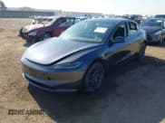 ✅ 2024 Tesla Model 3 • VIN: 5YJ3E1EAXRF724234 • Lot: 41968723. Wystawiony na IAAI z przebiegiem 6 775 mil. Bezpłatny archiwum sprzedaży aukcyjnych z USA i szczegółowy raport historii pojazdu na DreamBid. Zdjęcie 2.