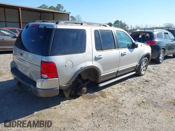 ✅ 2003 Ford Explorer XLT • VIN: 1FMZU73K73ZA61729 • Лот: 41843868. Опубликован ранее на IAAI с пробегом 254 553 миль. Бесплатный доступ к архиву аукционных продаж из США и подробный отчёт об истории автомобиля на DreamBid. Изображение 4.