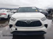 ✅ 2020 Toyota Highlander L • VIN: 5TDCZRAH1LS502299 • Lot: 43733395. Wystawiony na IAAI z przebiegiem 81 284 mil. Bezpłatny archiwum sprzedaży aukcyjnych z USA i szczegółowy raport historii pojazdu na DreamBid. Zdjęcie 13.
