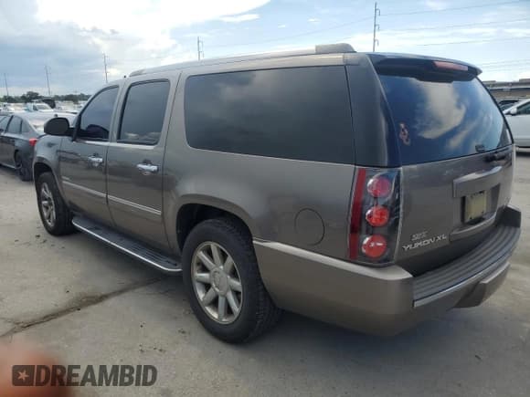 ✅ 2011 GMC Yukon XL Denali • VIN: 1GKS1MEF0BR396332 • Lot: 69088455. Listed on Copart with 164,885 mi. Free auction sales archive from the USA and detailed vehicle history report at DreamBid. Image 2.