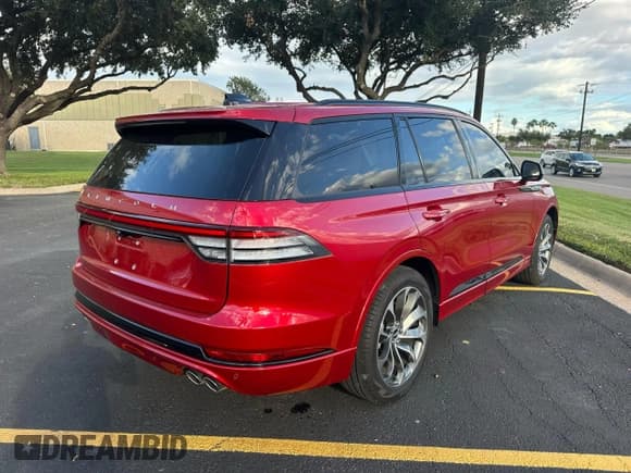 ✅ 2025 Lincoln Aviator Standard • VIN: 5LM5J6WC4SGL07956 • Lot: 87257675. Wystawiony na Copart z przebiegiem 2 556 mil. Bezpłatny archiwum sprzedaży aukcyjnych z USA i szczegółowy raport historii pojazdu na DreamBid. Zdjęcie 4.