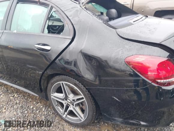✅ 2019 Mercedes-Benz C 43 AMG • VIN: 55SWF6EB9KU291767 • Lot: 41584111. Wystawiony na IAAI z przebiegiem 77 740 mil. Bezpłatny archiwum sprzedaży aukcyjnych z USA i szczegółowy raport historii pojazdu na DreamBid. Zdjęcie 21.