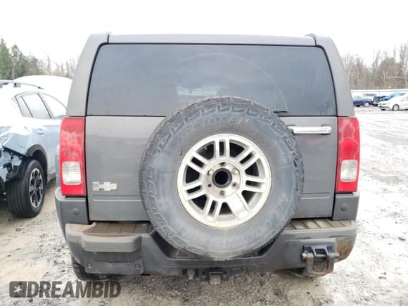 ✅ 2009 Hummer H3 SUV • VIN: 5GTEN13E998115773 • Лот: 83331834. Опубликован ранее на Copart с пробегом 246 122 миль. Бесплатный доступ к архиву аукционных продаж из США и подробный отчёт об истории автомобиля на DreamBid. Изображение 6.