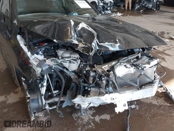 ✅ 2022 Mercedes-Benz C 300 • VIN: W1KAF4HB5NR013111 • Lot: 41595788. Wystawiony na IAAI z przebiegiem 24 248 mil. Bezpłatny archiwum sprzedaży aukcyjnych z USA i szczegółowy raport historii pojazdu na DreamBid. Zdjęcie 6.