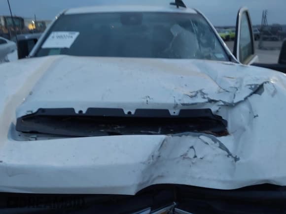 ✅ 2025 Chevrolet Silverado 2500HD LT • VIN: 2GC1KNEY5S1228495 • Лот: 43602216. Опубликован ранее на IAAI с пробегом 4 940 миль. Бесплатный доступ к архиву аукционных продаж из США и подробный отчёт об истории автомобиля на DreamBid. Изображение 19.