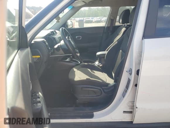 ✅ 2018 Kia Soul • VIN: KNDJN2A26J7598184 • Lot: 69220135. Listed on Copart with 96,715 mi. Free auction sales archive from the USA and detailed vehicle history report at DreamBid. Image 7.