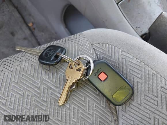 2003 Toyota Highlander z VIN JTEGF21A330074920, wystawiony jako IAAI lot #42954330 z przebiegiem 142 106 mil mil oraz . Historia ofert i sprzedaży dostępna na DreamBid. Obrazek 11.