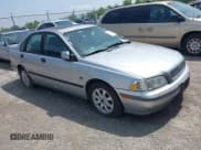 ✅ 2000 Volvo S40 • VIN: YV1VS2552YF558533 • Lot: 42149162. Wystawiony na IAAI z przebiegiem 195 374 mil. Bezpłatny archiwum sprzedaży aukcyjnych z USA i szczegółowy raport historii pojazdu na DreamBid. Zdjęcie 1.