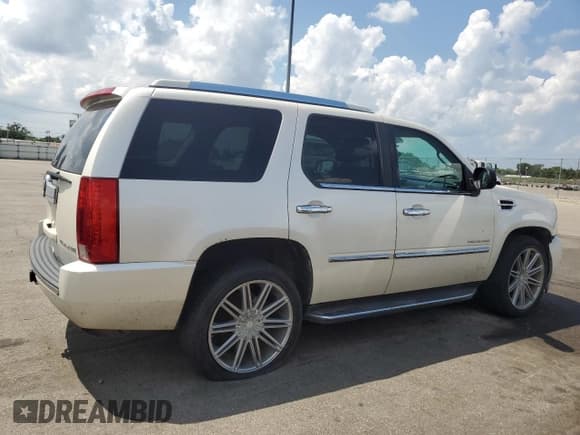 ✅ 2010 Cadillac Escalade • VIN: 1GYUKAEF8AR169401 • Лот: 68390435. Опубликован ранее на Copart с пробегом 308 147 миль. Бесплатный доступ к архиву аукционных продаж из США и подробный отчёт об истории автомобиля на DreamBid. Изображение 3.