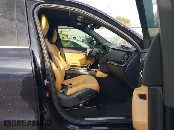 ✅ 2017 Volvo XC90 Momentum • VIN: YV4A22PK8H1118978 • Лот: 43608376. Опубликован ранее на IAAI с пробегом 116 152 миль. Бесплатный доступ к архиву аукционных продаж из США и подробный отчёт об истории автомобиля на DreamBid. Изображение 5.