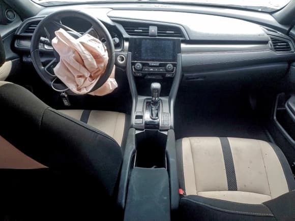 ✅ 2018 Honda Civic EX • VIN: SHHFK7H53JU404280 • Lot: 94599135. Wystawiony na Copart z przebiegiem 112 978 mil. Bezpłatny archiwum sprzedaży aukcyjnych z USA i szczegółowy raport historii pojazdu na DreamBid. Zdjęcie 8.