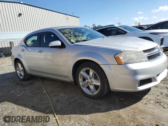 ✅ 2011 Dodge Avenger Lux • VIN: 1B3BD2FG5BN506217 • Лот: 79124874. Опубликован ранее на Copart с пробегом 38 312 миль. Бесплатный доступ к архиву аукционных продаж из США и подробный отчёт об истории автомобиля на DreamBid. Изображение 4.