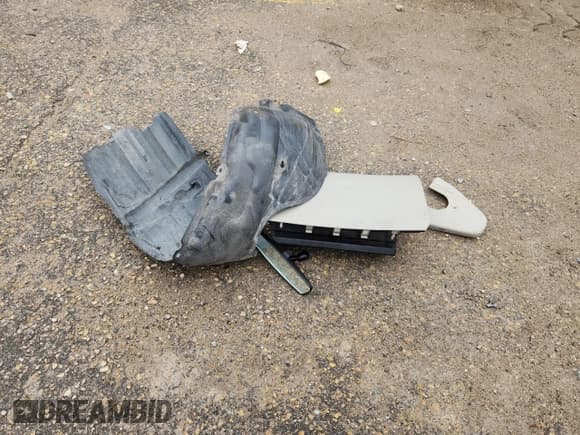 ✅ 2013 Ford Explorer • VIN: 1FM5K7B80DGA04246 • Lot: 89475475. Wystawiony na Copart z przebiegiem 201 952 mil. Bezpłatny archiwum sprzedaży aukcyjnych z USA i szczegółowy raport historii pojazdu na DreamBid. Zdjęcie 13.