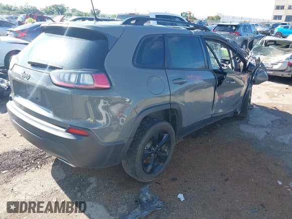 ✅ 2019 Jeep Cherokee Altitude • VIN: 1C4PJLLX8KD343253 • Lot: 42443842. Wystawiony na IAAI z przebiegiem Nie podano. Bezpłatny archiwum sprzedaży aukcyjnych z USA i szczegółowy raport historii pojazdu na DreamBid. Zdjęcie 4.