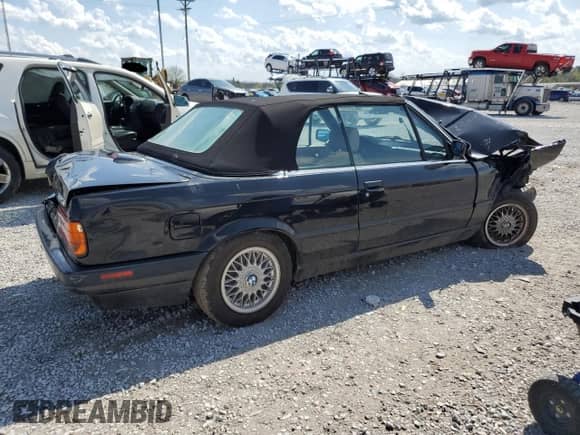 1992 BMW 3 Series z VIN WBABB2310NEC28108, wystawiony jako Copart lot #52196435 z przebiegiem 45 172 mil mil oraz Szkoda całkowita • Salvage title. Historia ofert i sprzedaży dostępna na DreamBid. Obrazek 3.