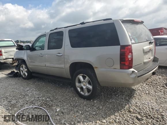 ✅ 2007 Chevrolet Suburban LTZ • VIN: 3GNFK16327G311910 • Lot: 69020394. Wystawiony na Copart z przebiegiem 183 406 mil. Bezpłatny archiwum sprzedaży aukcyjnych z USA i szczegółowy raport historii pojazdu na DreamBid. Zdjęcie 2.