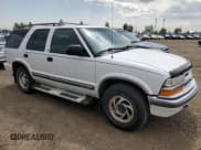 ✅ 2001 Chevrolet Blazer LT • VIN: 1GNDT13W512190339 • Lot: 62285905. Wystawiony na Copart z przebiegiem 206 637 mil. Bezpłatny archiwum sprzedaży aukcyjnych z USA i szczegółowy raport historii pojazdu na DreamBid. Zdjęcie 4.