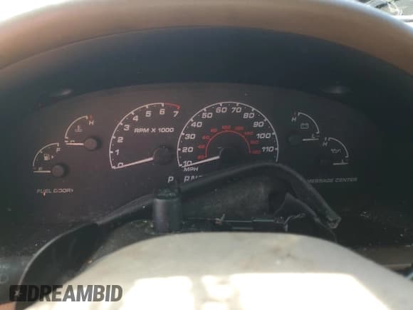 ✅ 2002 Ford Explorer Eddie Bauer • VIN: 1FMDU74E32UA05687 • Lot: 67944694. Wystawiony na Copart z przebiegiem Nie podano. Bezpłatny archiwum sprzedaży aukcyjnych z USA i szczegółowy raport historii pojazdu na DreamBid. Zdjęcie 9.