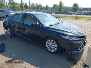 ✅ 2020 Toyota Camry LE • VIN: 4T1L11BK4LU015270 • Lot: 42901165. Wystawiony na IAAI z przebiegiem 57 771 mil. Bezpłatny archiwum sprzedaży aukcyjnych z USA i szczegółowy raport historii pojazdu na DreamBid. Zdjęcie 1.