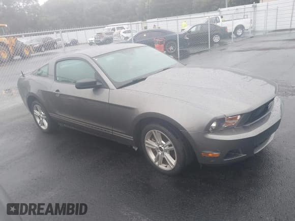 ✅ 2012 Ford Mustang Premium • VIN: 1ZVBP8AM6C5260086 • Lot: 42361831. Listed on IAAI with 262,561 mi. Free auction sales archive from the USA and detailed vehicle history report at DreamBid. Image 1.