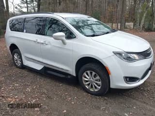 ✅ 2017 Chrysler Pacifica Touring L • VIN: 2C4RC1BG1HR526931 • Lot: 43744307. Listed on IAAI with 64,210 mi. Free auction sales archive from the USA and detailed vehicle history report at DreamBid. Image 1.