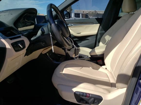 ✅ 2016 BMW X1 xDrive28i • VIN: WBXHT3C37GP885948 • Лот: 91380455. Опубликован ранее на Copart с пробегом Не указан. Бесплатный доступ к архиву аукционных продаж из США и подробный отчёт об истории автомобиля на DreamBid. Изображение 7.