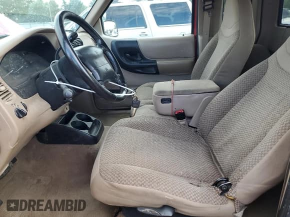 ✅ 1999 Ford Ranger XL • VIN: 1FTZR15V5XPB46886 • Lot: 70596585. Wystawiony na Copart z przebiegiem 156 804 mil. Bezpłatny archiwum sprzedaży aukcyjnych z USA i szczegółowy raport historii pojazdu na DreamBid. Zdjęcie 7.